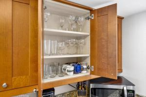 5 Star 30 Steps from Beach l 3m Walk to Rest & Shops