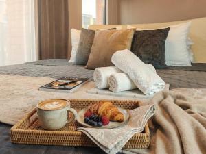 Szlak 77 modern apartment next to the Main Train Station with Free Parking