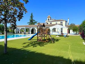 Hacienda Los Naranjos - Villa de Lujo Privada con Piscina - BBQ y Sala de Juegos