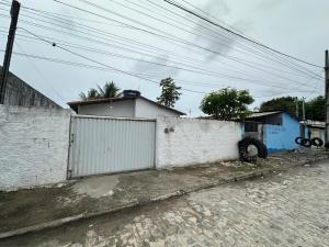 Casa Aconchegante com 2 quartos a 9 minutos de carro para as praias mais procuradas da região
