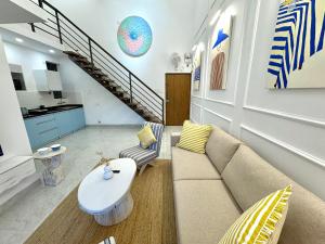 Candolim 2BHK Duplex Apartment with Pool & Balcony - 5 Min Walk to Beach