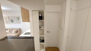 De Estreno frente a San Isidro, Centro Financiero