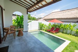 Mawar Putih Studio with private Pool in Selong Belanak