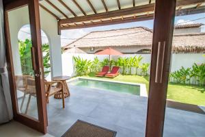 Mawar Putih Studio with private Pool in Selong Belanak