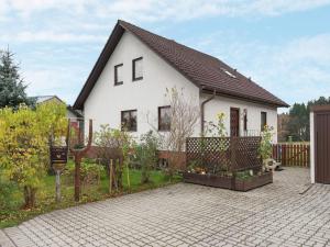 Cosy Apartment in Werda with Garden