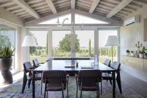 Contemporary Villa With Pool Near Cortona