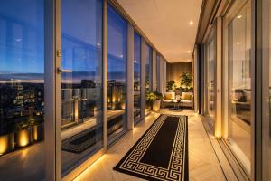 LuxuryLondonStays - Battersea power station Emperor Suite