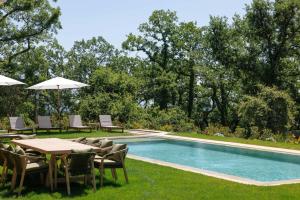 Villa With Pool Near Saint-Paul