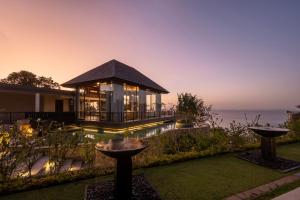 By The Cliff Bali Villa