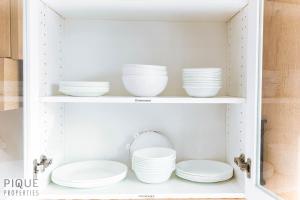 4BDRM Stylish Modern Home - AC - Patio with BBQ and Firepit