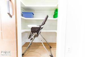 4BDRM Stylish Modern Home - AC - Patio with BBQ and Firepit