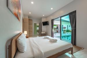 V294 Villa 3BR Pool with Bathtub Near Beach