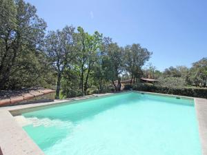 A characteristic detached house with swimming pool situated in a green and peaceful area