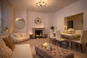 LuxuryLondonStays - 2000ft Huge 3Bed 3Bath AC 5 mins to St James Park Buckingham Palace