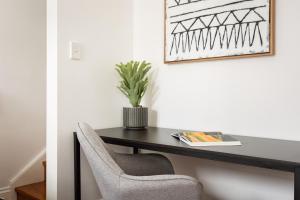 Stunning Studio with Alfresco Terrace near Trains