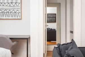 Stunning Studio with Alfresco Terrace near Trains