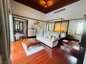 Saitaan Villa Dennapa Bang Tao Beach