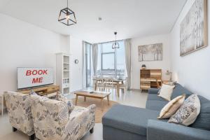 Free housekeeping visits during your stay - StayShort - Cozy 2BR Retreat in Dubai South Near Expo City