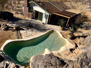 Private Joshua Tree Oasis with Pool & Hot Tub