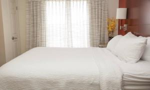 MainStay Suites Appleton Airport - Fox River Mall Area