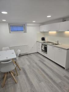Apartment TV