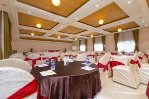 Conifer Suites & Spa Darjeeling