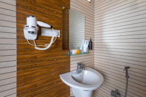 Conifer Suites & Spa Darjeeling