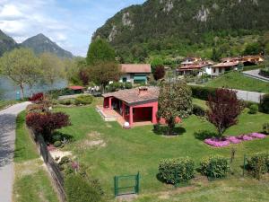 Idyllic cottage next to the beautiful Lake Idro