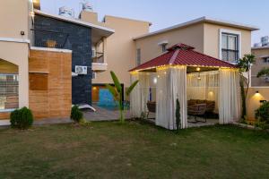 ELIVAAS Palazao, Stunning Getaway With Pvt Pool, Garden and Gazebo