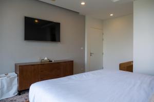 V299 Spacious 4BR Villa Pool Garden & Fitness