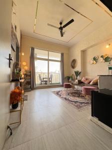 1BHK Luxurious Suites sector 75 noida City View With The lockwoodzz