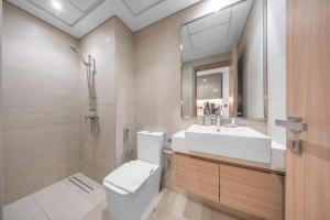 Free housekeeping visits during your stay - StayShort - Stylish Studio Retreat in Meydan for 2