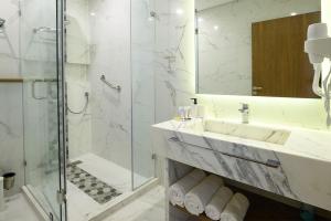 Luxury Stay on Champs-Elysées