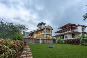 Gauri Villa by ELIVAAS With Pool, Lounge, Garden & Bathtub With 360 Panoramic Hill Views Near Waterfalls