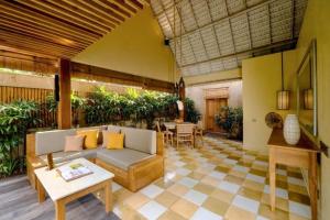 Whitlie 1 BR Private Pool Villa With Garden View