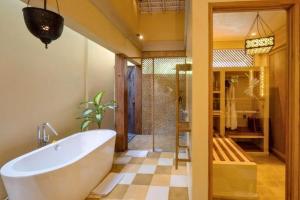 Whitlie 1 BR Private Pool Villa With Garden View