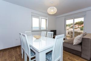 Grand Holiday Residence