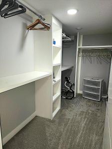 Luxurious home away from home with Aircon