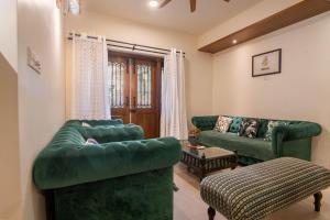 Luxury Vintage 3bhk Penthouse
