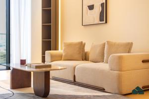 Newly Furnished 1BR with Burj Khalifa View by BMS