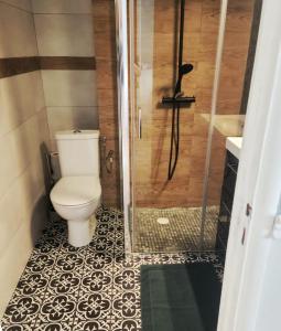 CARRAS appartement plein de charme climatisé à 3 min de la plage,1min tram