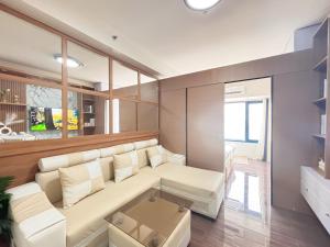 SkyExecutive Suite at Air Residences Makati Wifi Netflix I AIR 5157