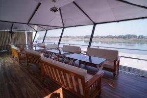 Riviera Resort and Hotel