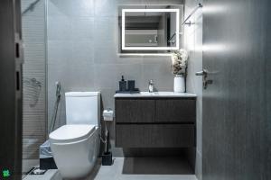 Clever Guest 033 Bella Rose