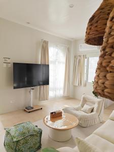 The Shores House