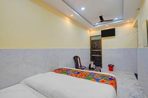 Via Shree Gopal Inn
