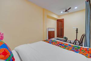 Via Shree Gopal Inn