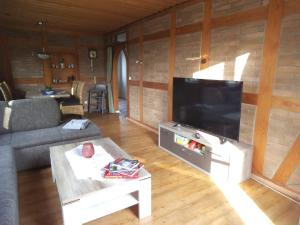 Idyllic apartment with garden