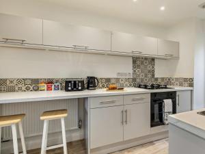 3 Bed in Brixham oc-95361