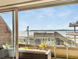 2 Bed in Tenby oc-fb292